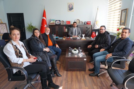 Gazeteci-Yazar Uğur Özteke, “Halkla İlişkiler ve Gazeteciliğin Dünü Bugünü Yarını” Konusunda Konferans Verdi.